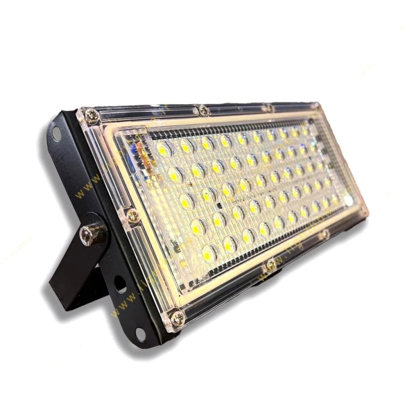 پروژکتور LED SMD اکونومی ۵۰ وات ۲۲۰ ولتی بدنه مشکی