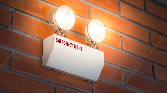تامین نور با چراغ اضطراری